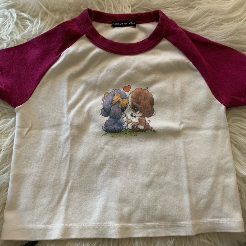 Super cute cropped length shirt with puppies